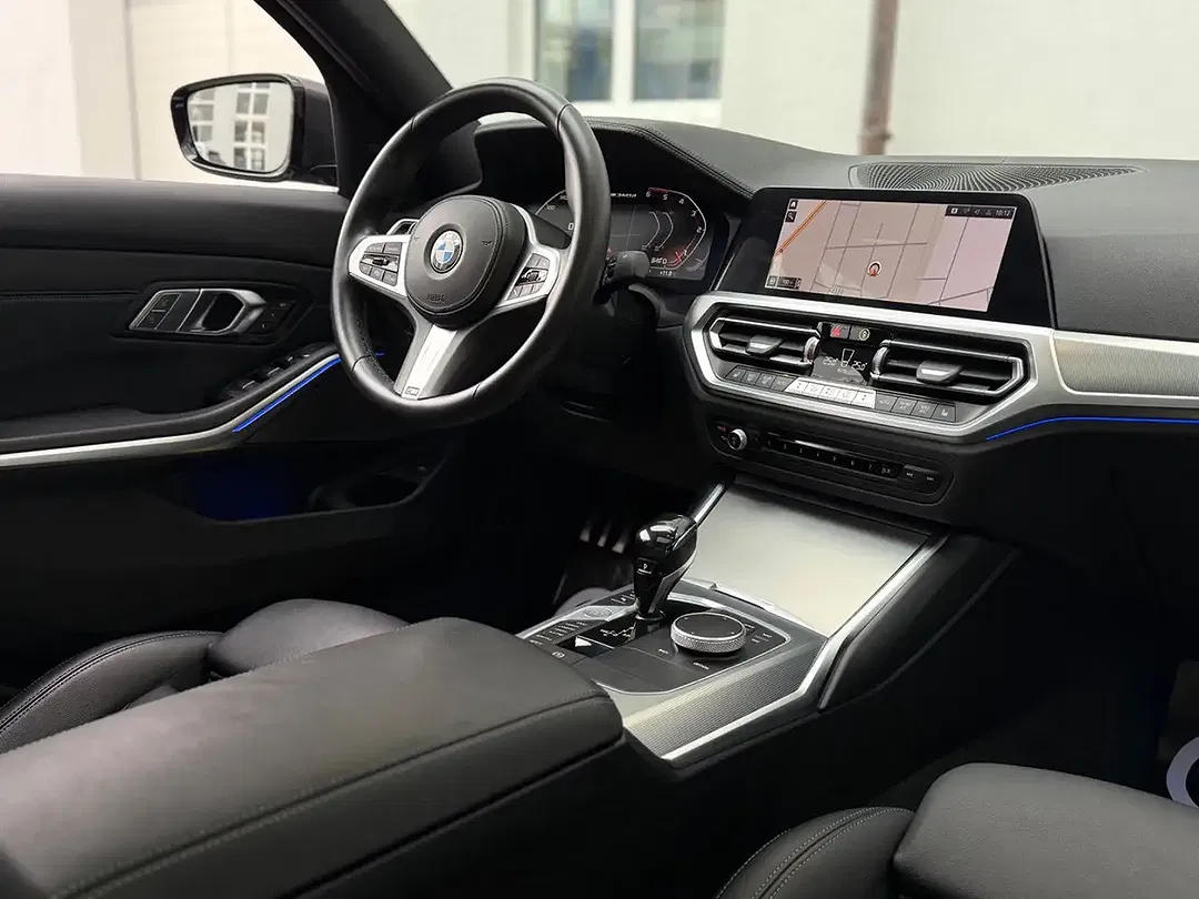 BMW M3 xDrive M Sport - Thumbnail 10
