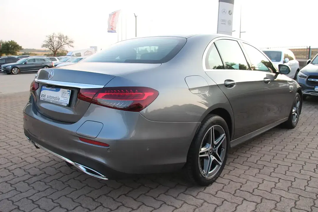 Mercedes-Benz E 300 AMG Line - Thumbnail 7