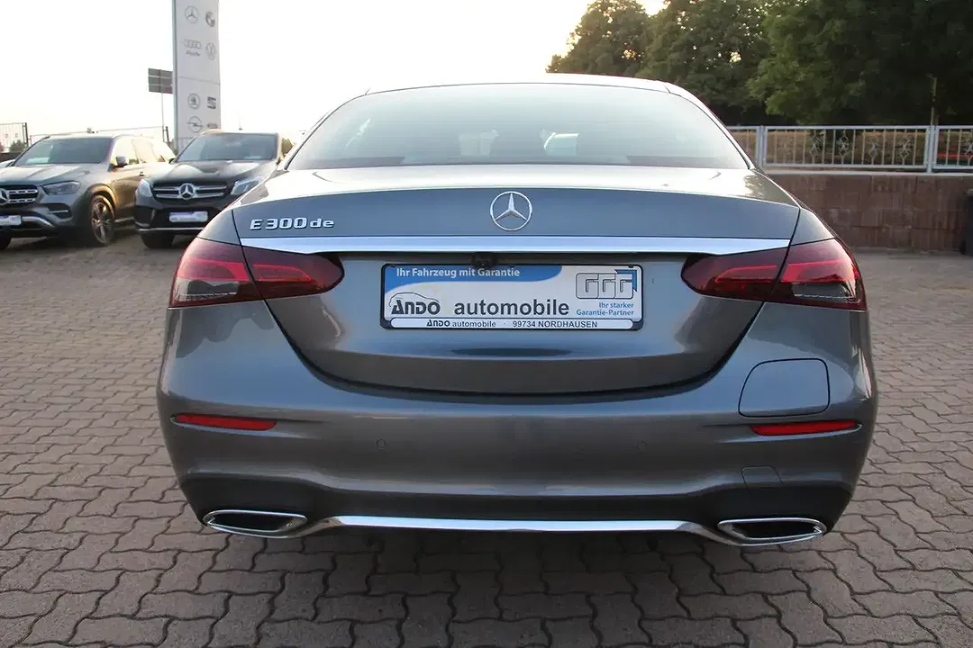 Mercedes-Benz E 300 AMG Line - Thumbnail 8
