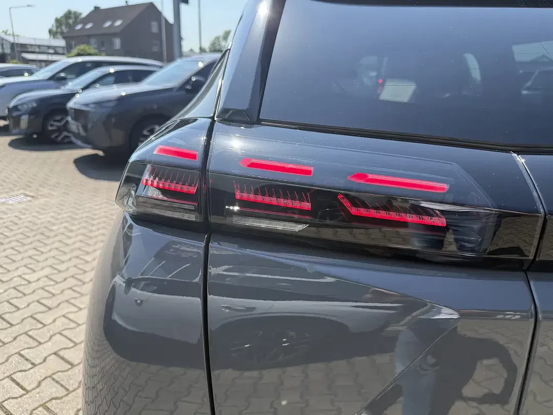 Peugeot 2008 145 Hybrid Allure - Thumbnail 11