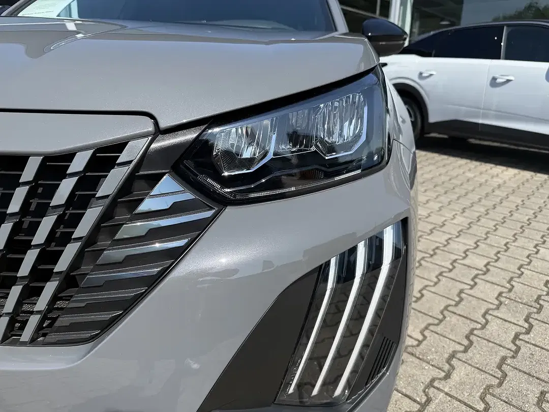 Peugeot 2008 145 Hybrid Allure - Thumbnail 12