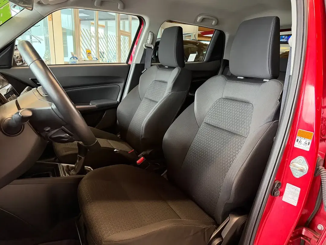 Suzuki Swift MHEV 1.2 Dualjet Comfort+ - Thumbnail 12