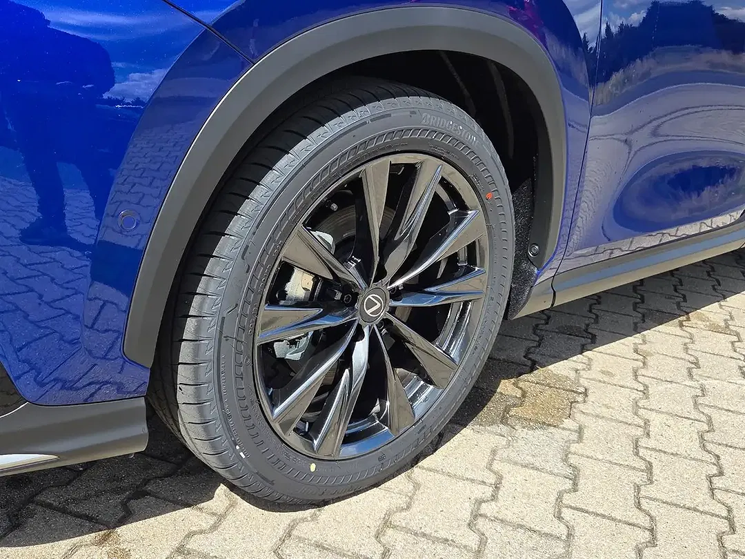 Lexus NX 450h+ F SPORT - Thumbnail 6