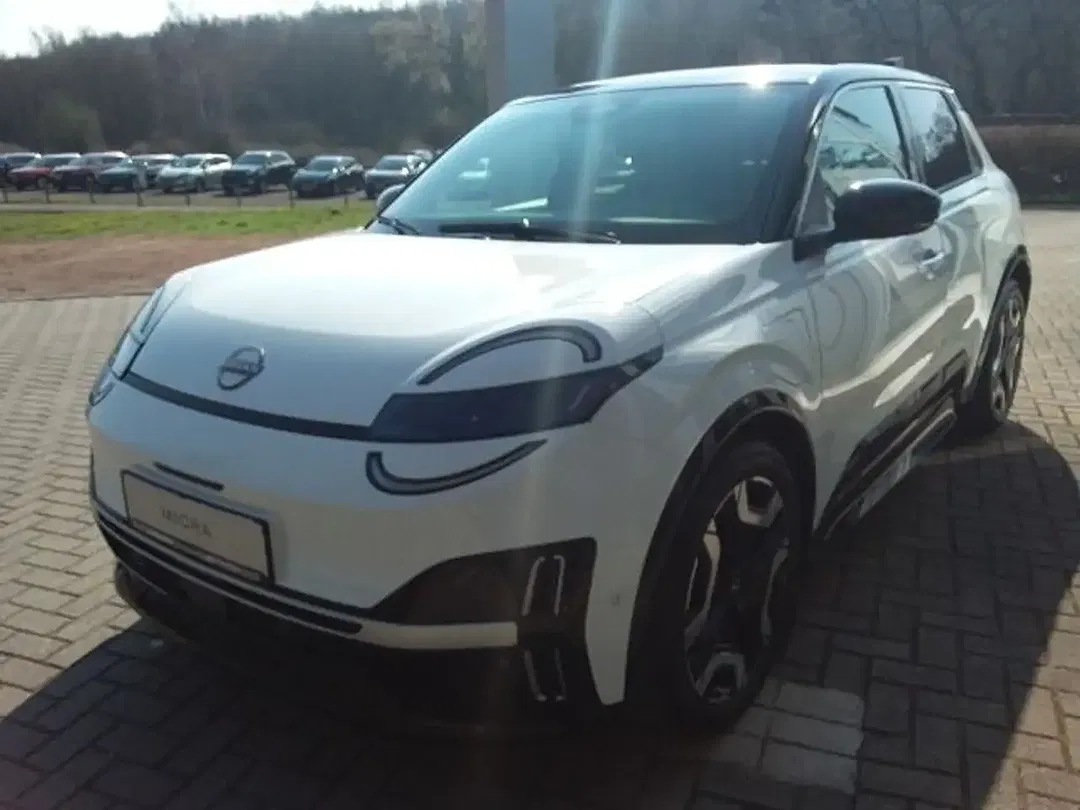 Nissan Micra Evolve - Thumbnail 3