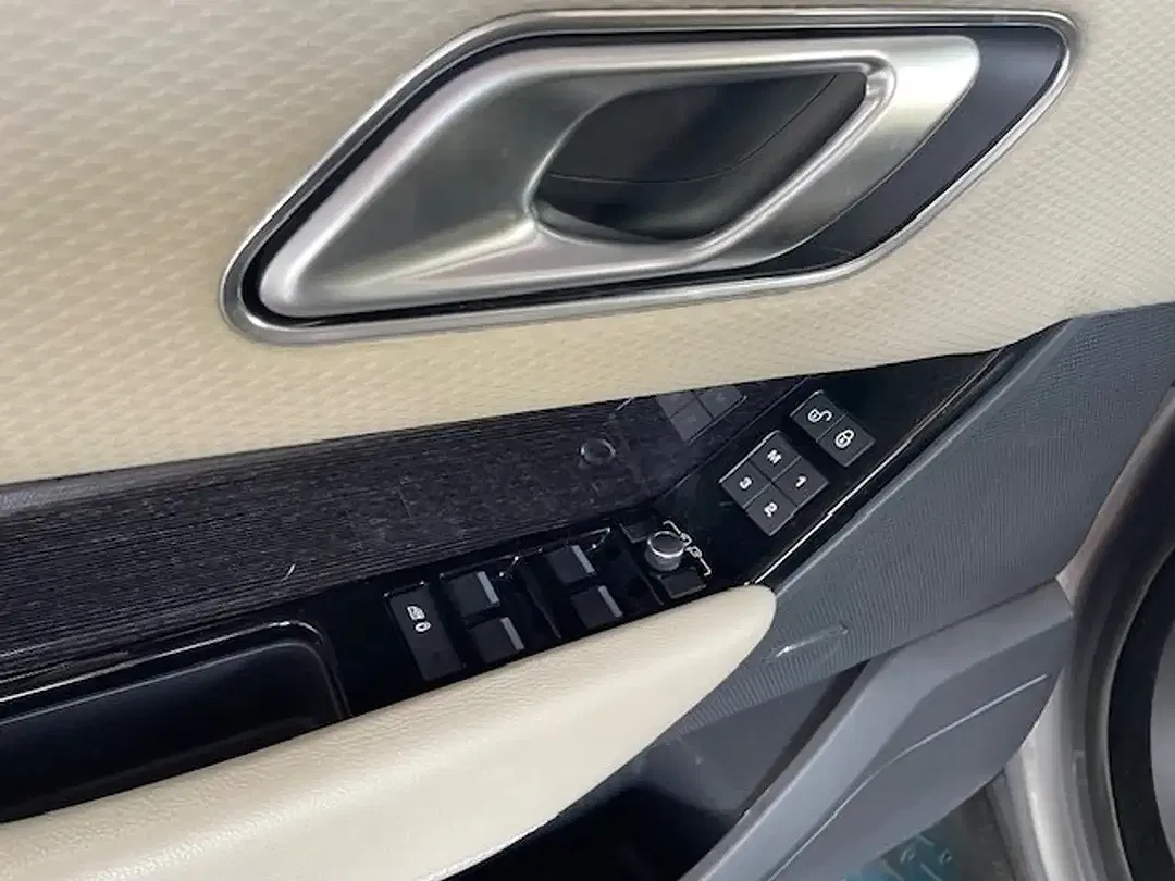 Land Rover Range Rover Velar R-Dynamic S - Thumbnail 12