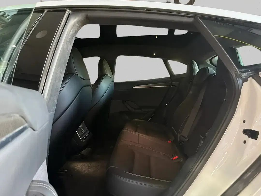 Tesla Model S Plaid - Thumbnail 12