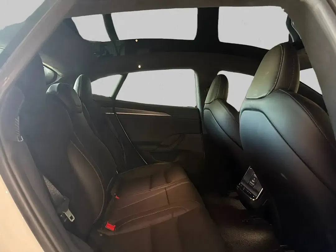 Tesla Model S Plaid - Thumbnail 13