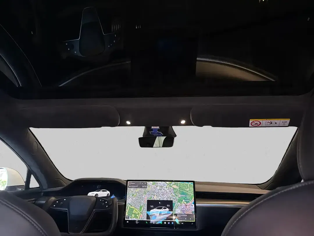 Tesla Model S Plaid - Thumbnail 15