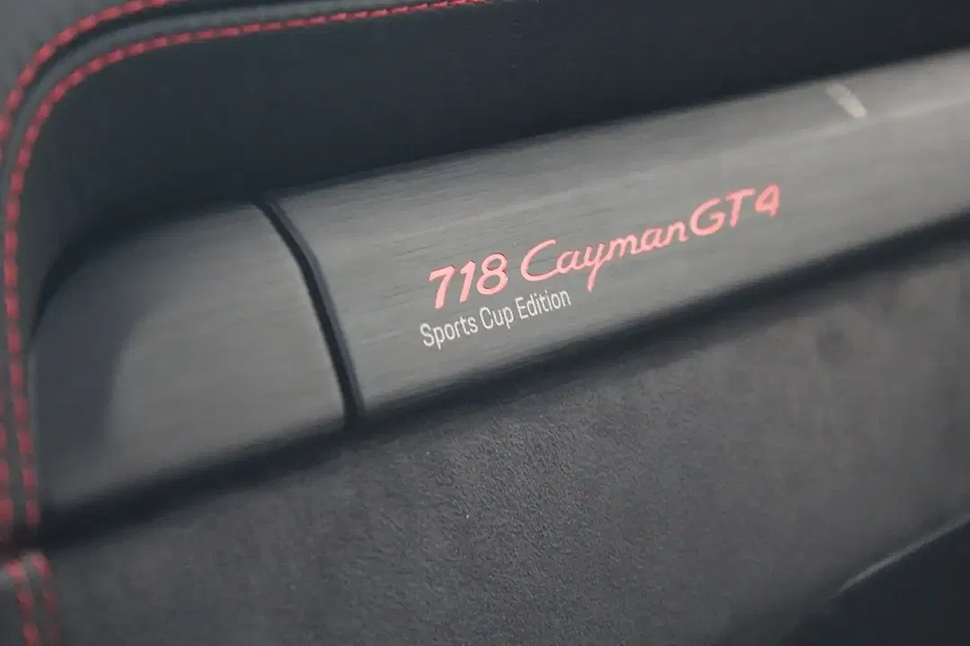Porsche Cayman Edition - Thumbnail 11
