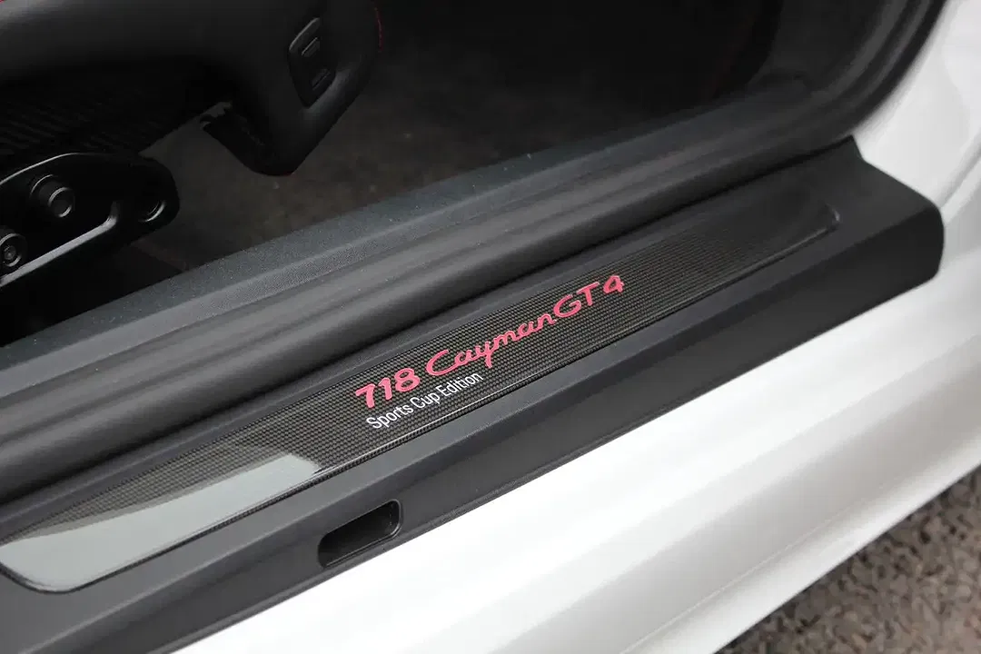 Porsche Cayman Edition - Thumbnail 14