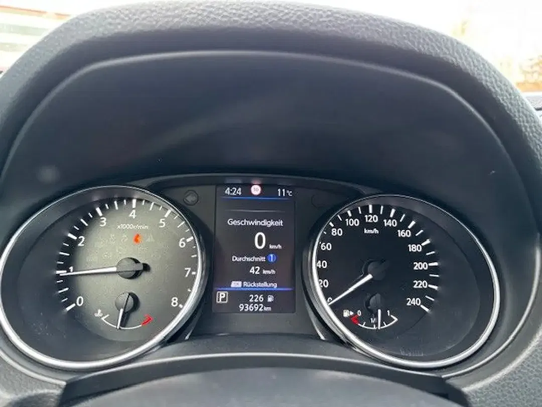Nissan Qashqai 1.3 - foto 15