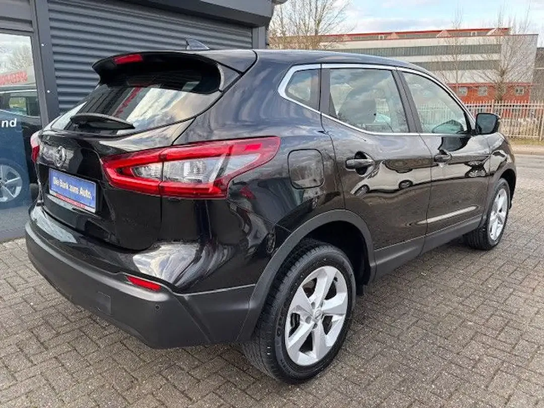 Nissan Qashqai 1.3 - Thumbnail 4