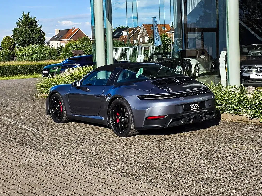 Porsche 911 Sport Chrono Targa 4 GTS Plus - Thumbnail 10