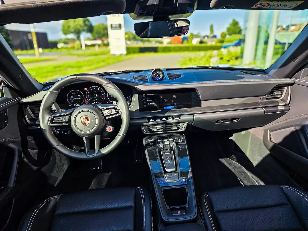 Porsche 911 Sport Chrono Targa 4 GTS Plus - Thumbnail 15