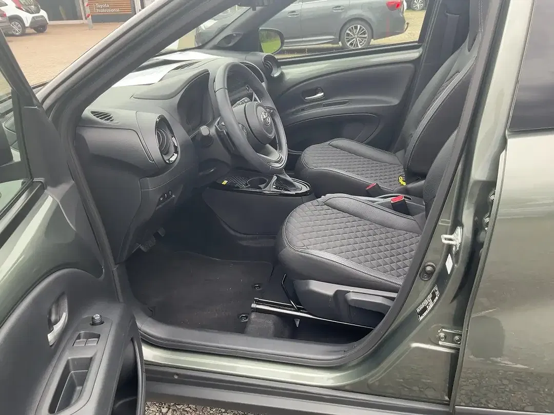 Toyota Aygo X Air - Thumbnail 10