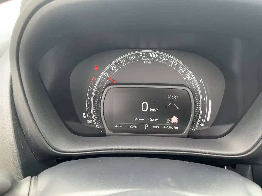 Toyota Aygo X Air - Thumbnail 17