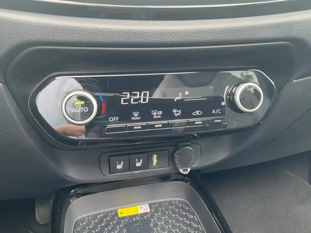 Toyota Aygo X Air - Thumbnail 23