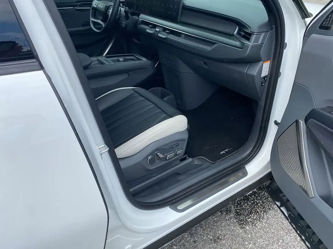 Kia EV9 AWD GT-Line Launch Edition - Thumbnail 11