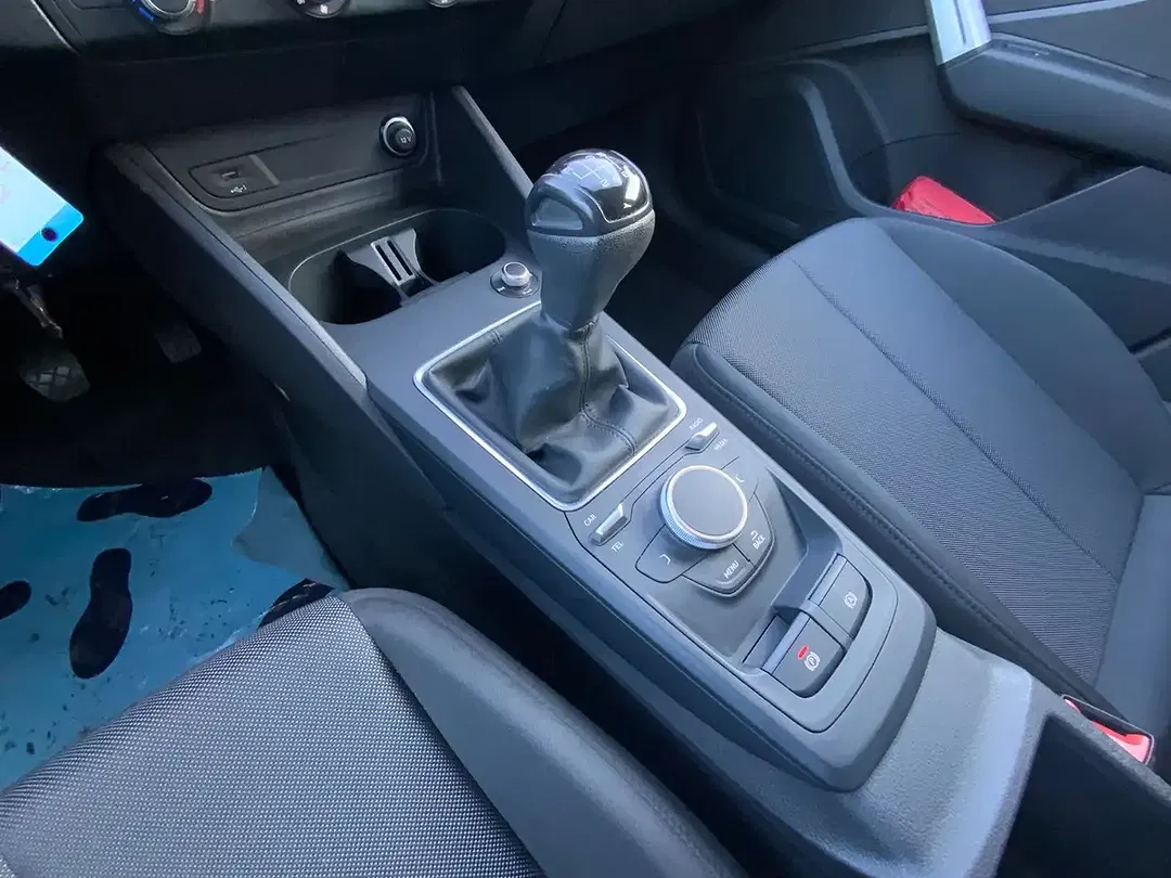 Audi Q2 30 TFSI Base - Thumbnail 12