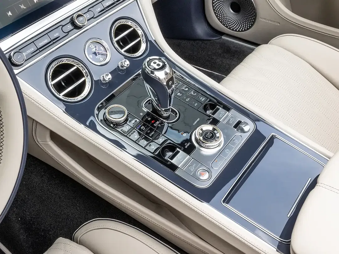 Bentley Continental GTC Azure - Thumbnail 14