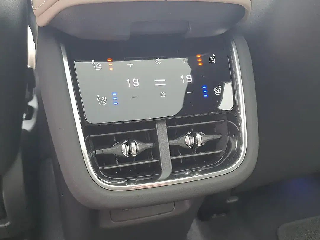 Volvo ES90 AWD Performance Ultra - Thumbnail 10
