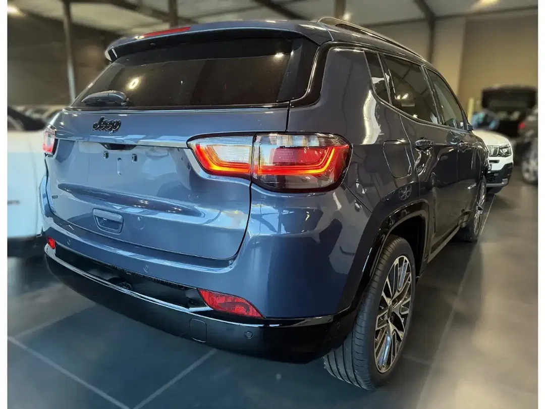 Jeep Compass EV Summit - Thumbnail 8