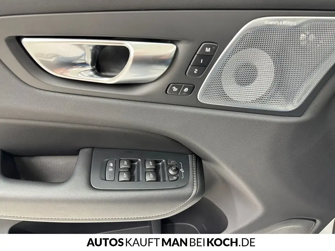 Volvo XC60 B5 AWD Ultra Dark - Thumbnail 12