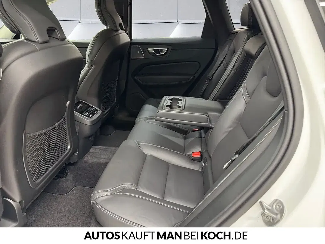 Volvo XC60 B5 AWD Ultra Dark - Thumbnail 6