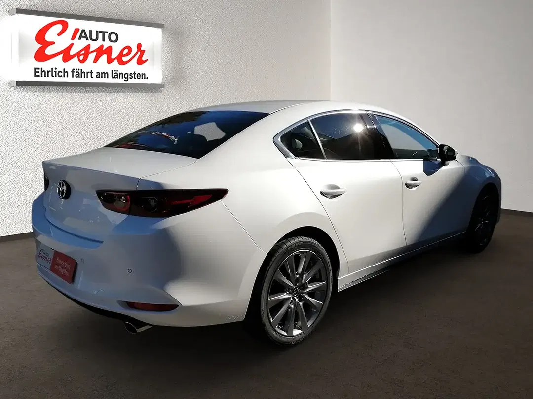 Mazda 3 Centre-Line - Thumbnail 12