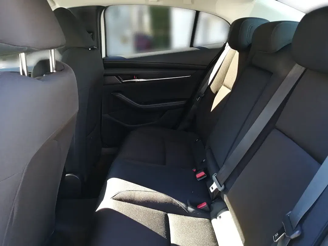 Mazda 3 Centre-Line - Thumbnail 7