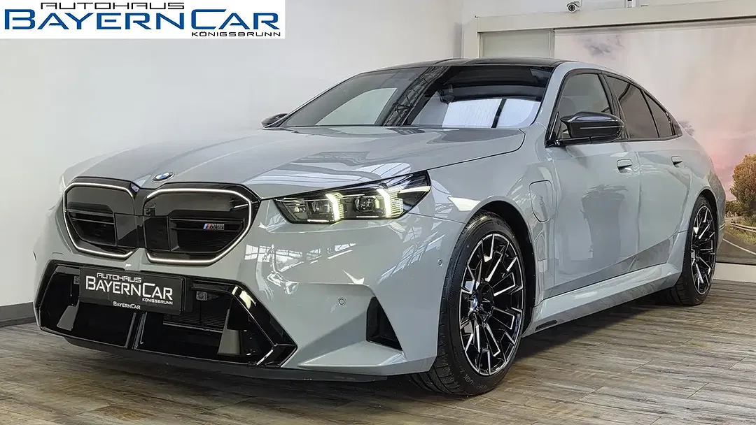 BMW M5 - foto 1