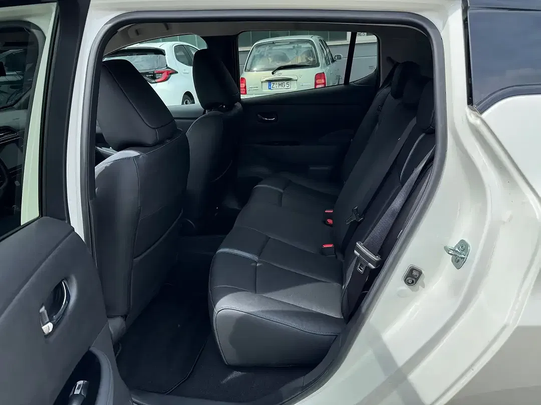 Nissan Leaf Tekna - Thumbnail 10