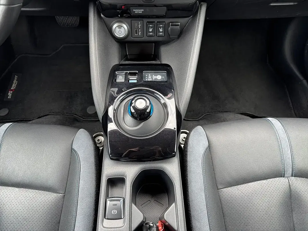 Nissan Leaf Tekna - Thumbnail 12