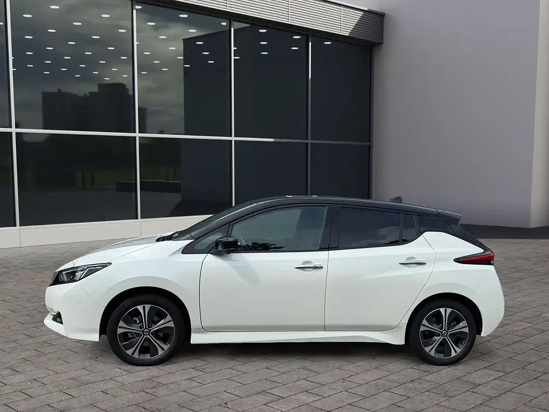 Nissan Leaf Tekna - Thumbnail 3