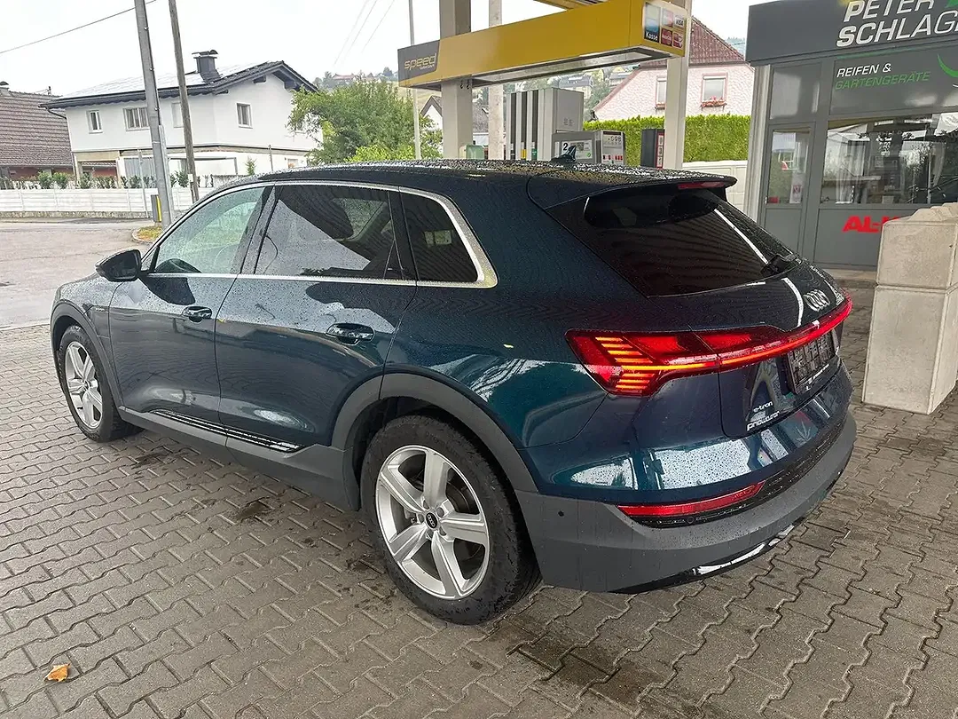 Audi e-tron 55 quattro - Thumbnail 6