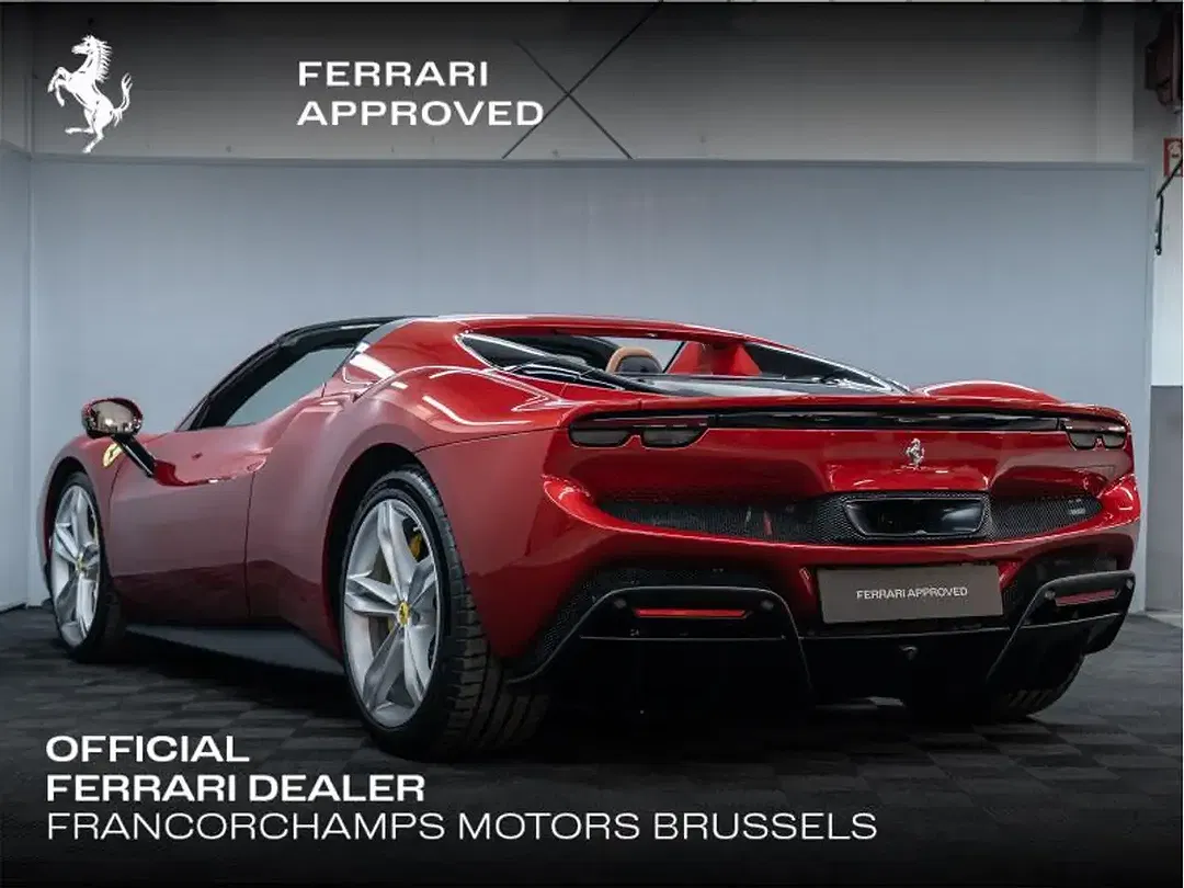 Ferrari 296 GTS - Thumbnail 5