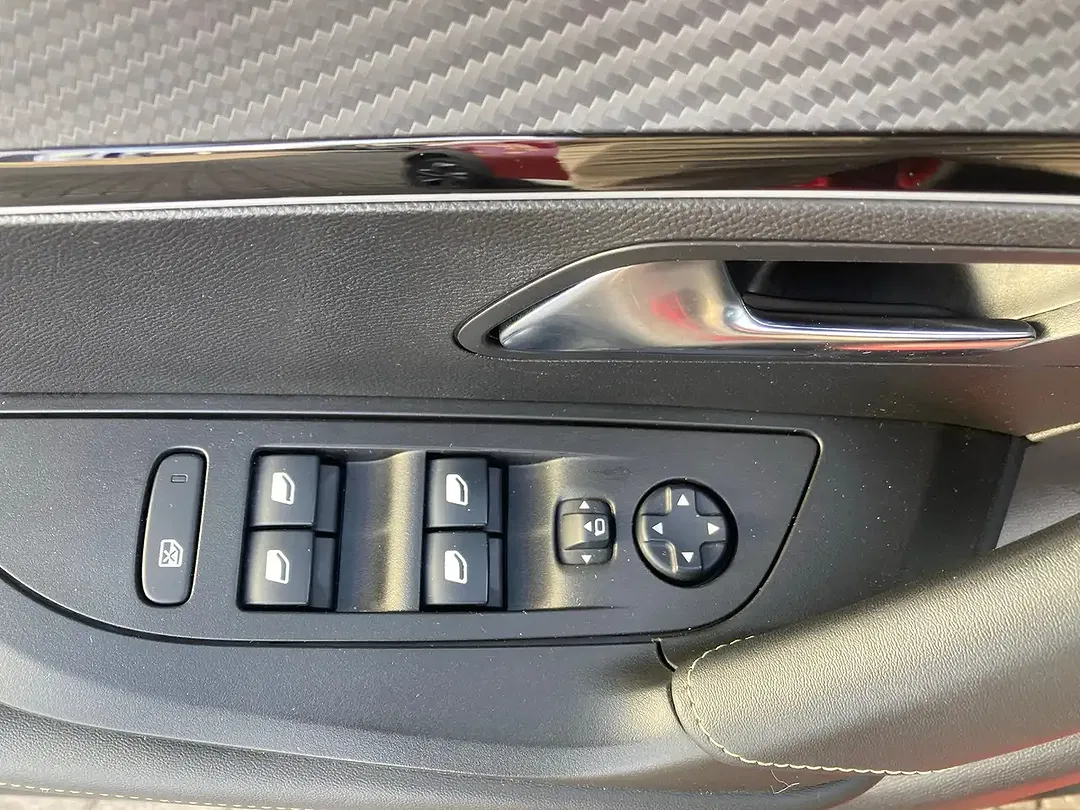 Peugeot 2008 130 BlueHDi GT - Thumbnail 12