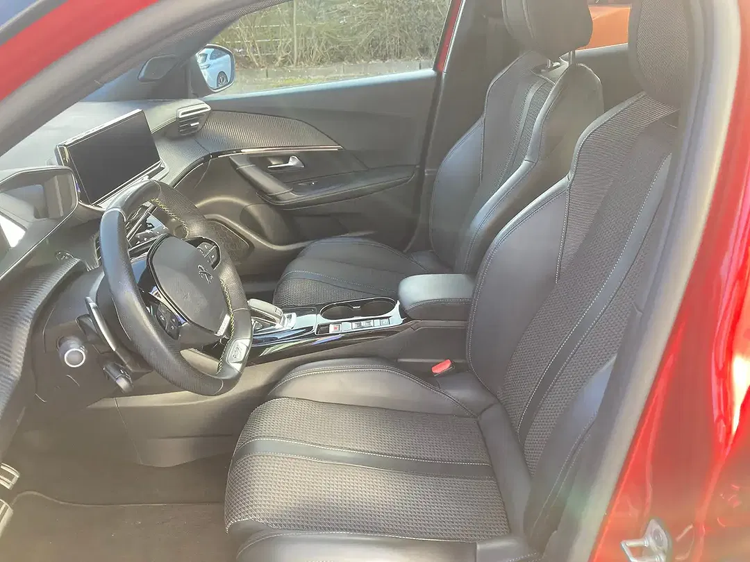Peugeot 2008 130 BlueHDi GT - Thumbnail 6