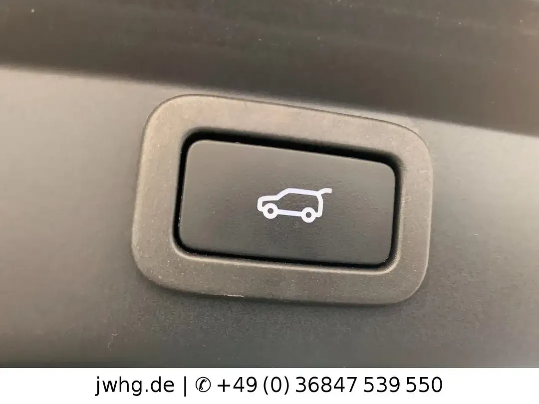 Jaguar I-Pace - Thumbnail 6