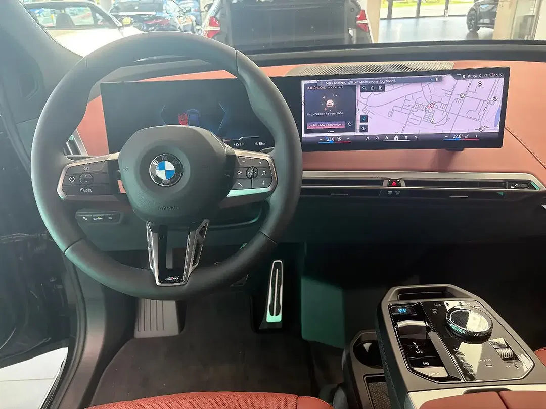 BMW iX xDrive - Thumbnail 10