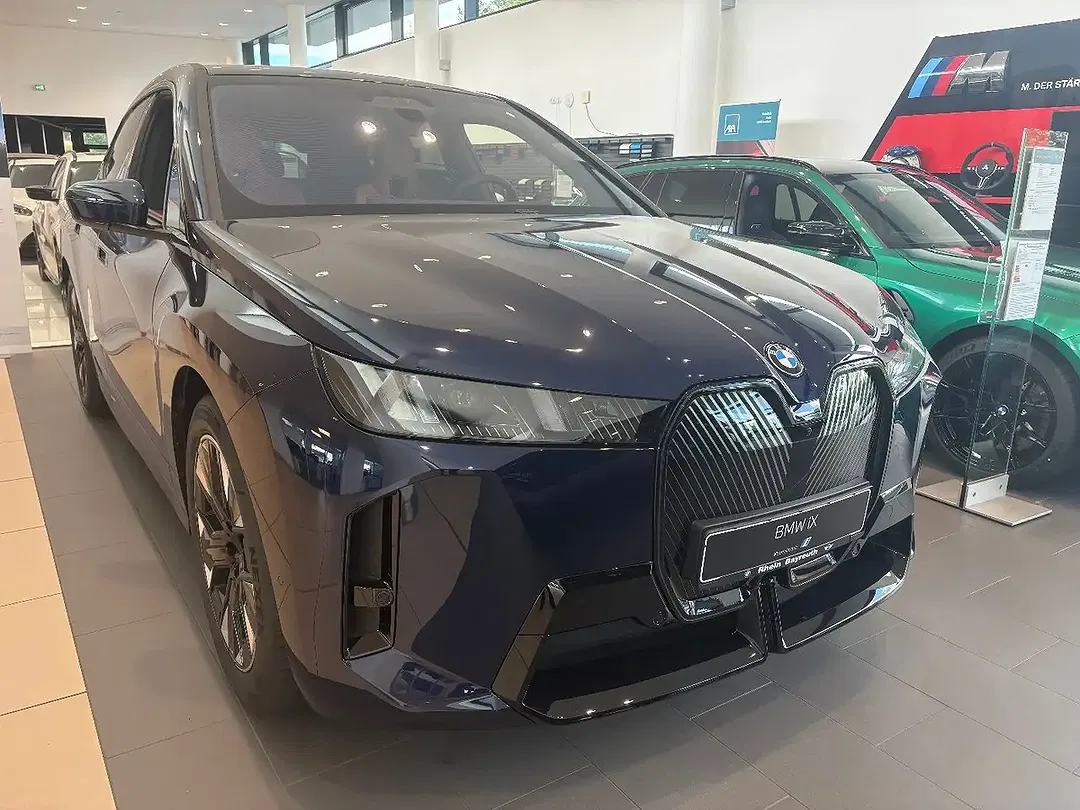BMW iX xDrive - foto 1