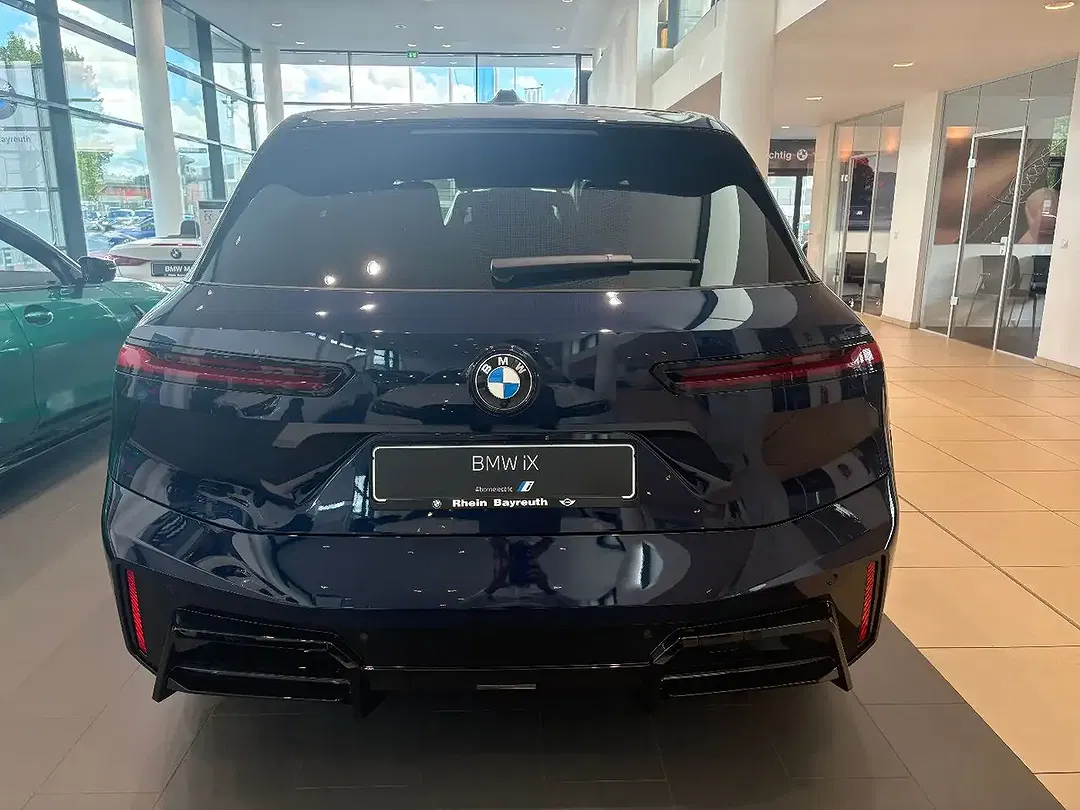 BMW iX xDrive - Thumbnail 4