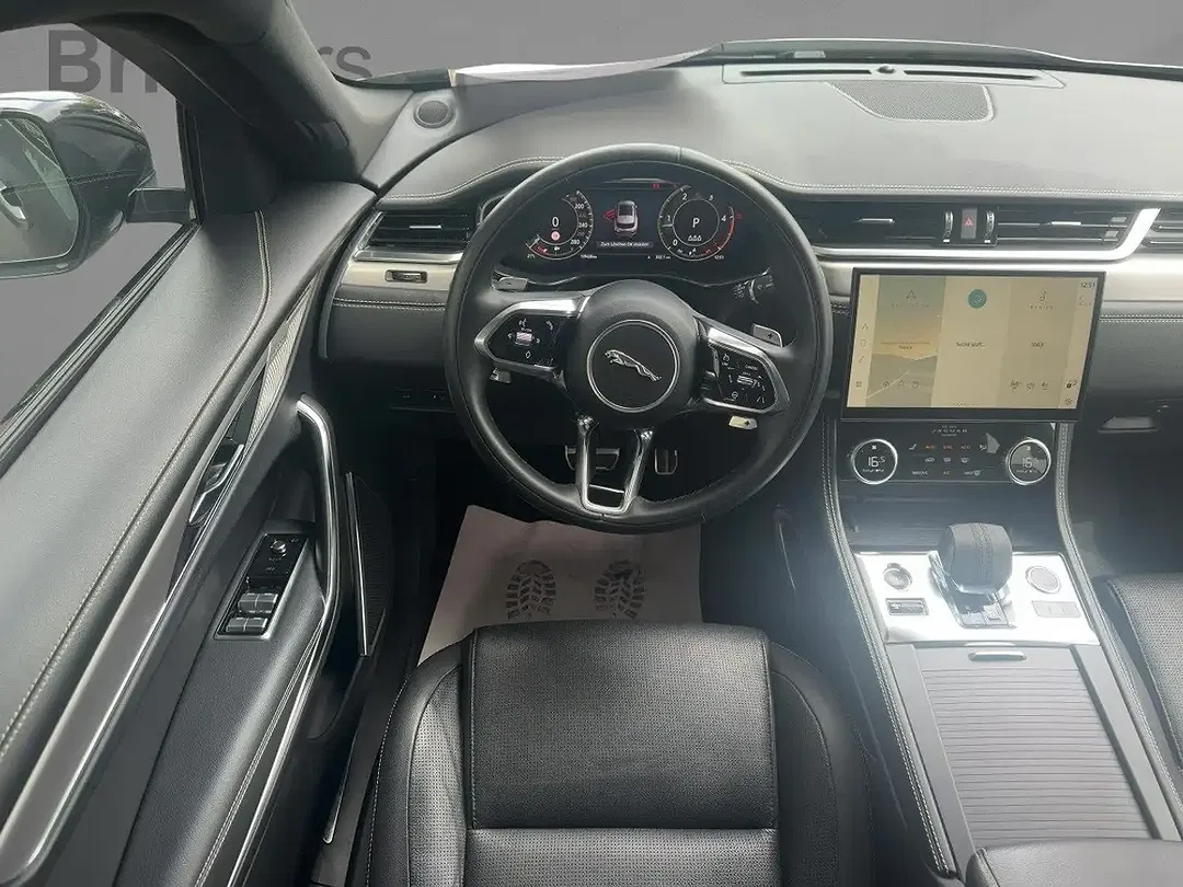 Jaguar F-Pace D200 R-Dynamic SE - Thumbnail 10