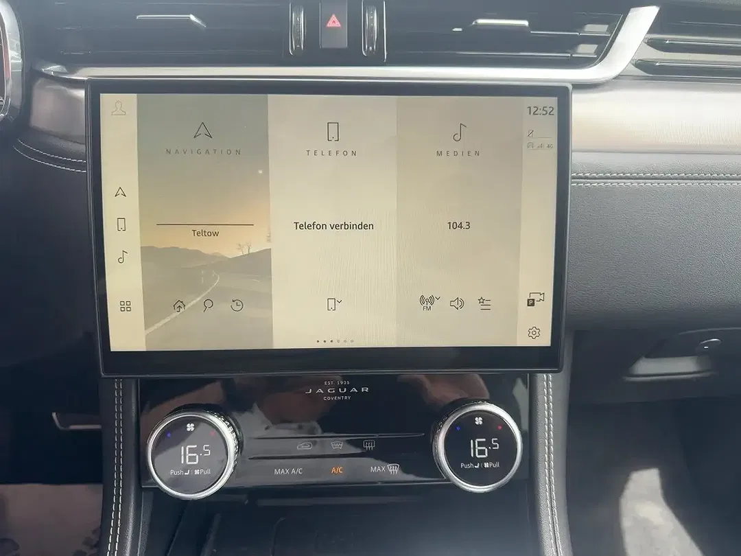 Jaguar F-Pace D200 R-Dynamic SE - Thumbnail 11