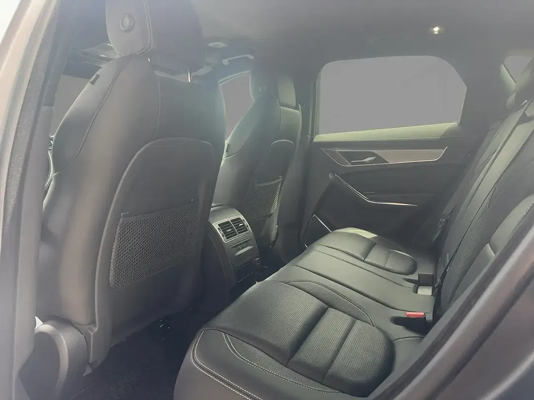 Jaguar F-Pace D200 R-Dynamic SE - Thumbnail 8