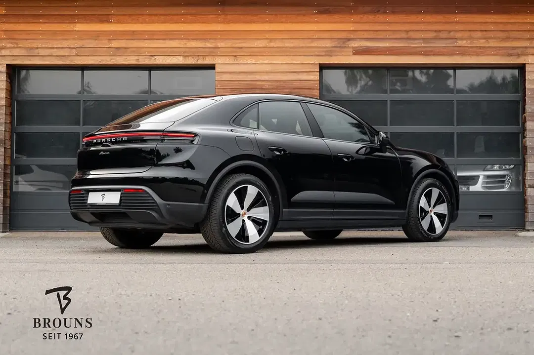 Porsche Macan Performance - Thumbnail 3