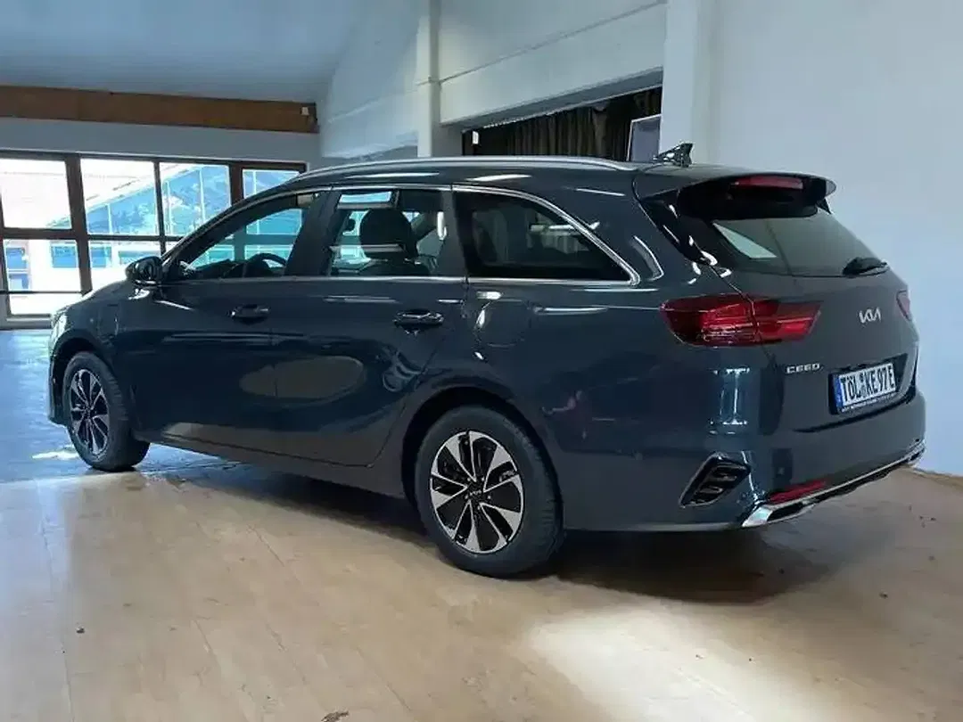 Kia Ceed SW / cee'd SW 1.6 PHEV DCT Spirit - Thumbnail 3