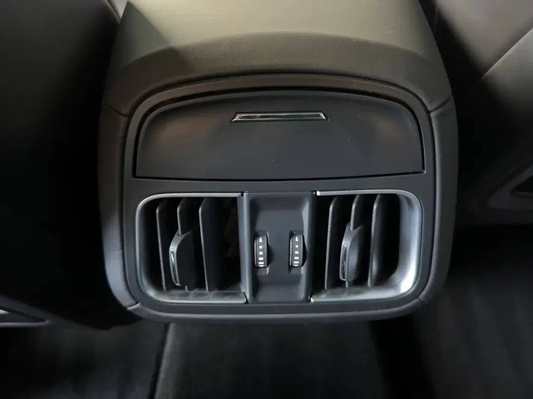 Maserati Levante GranLusso - Thumbnail 11