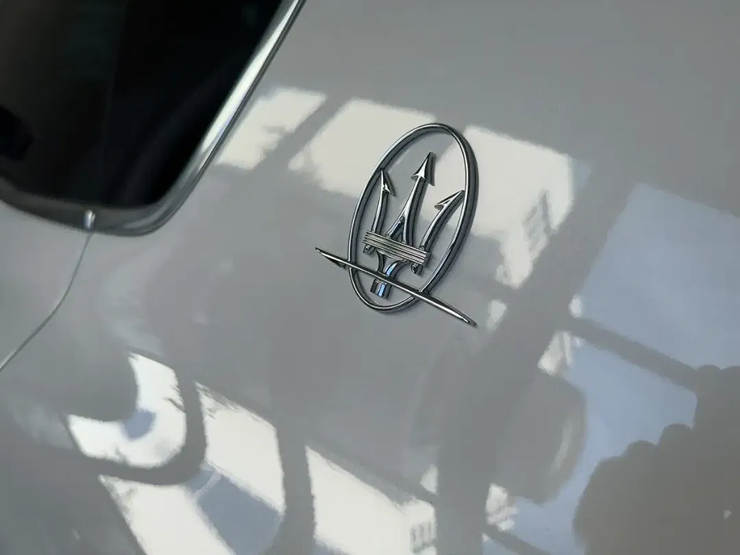 Maserati Levante GranLusso - Thumbnail 13