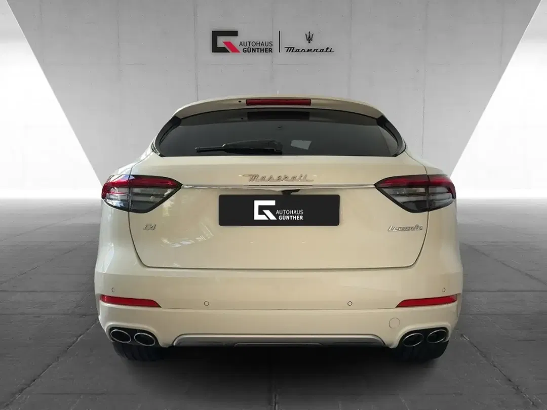 Maserati Levante GranLusso - Thumbnail 3
